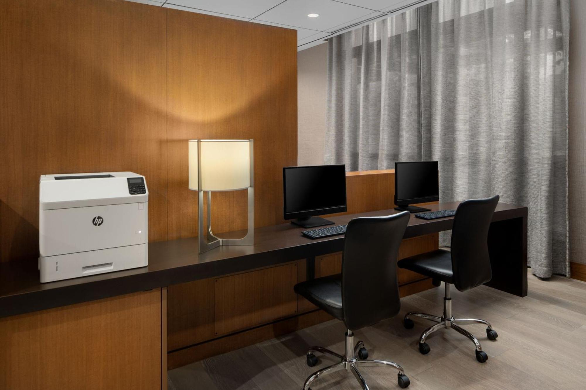 Courtyard By Marriott Seattle Bellevue/downtown Hotel