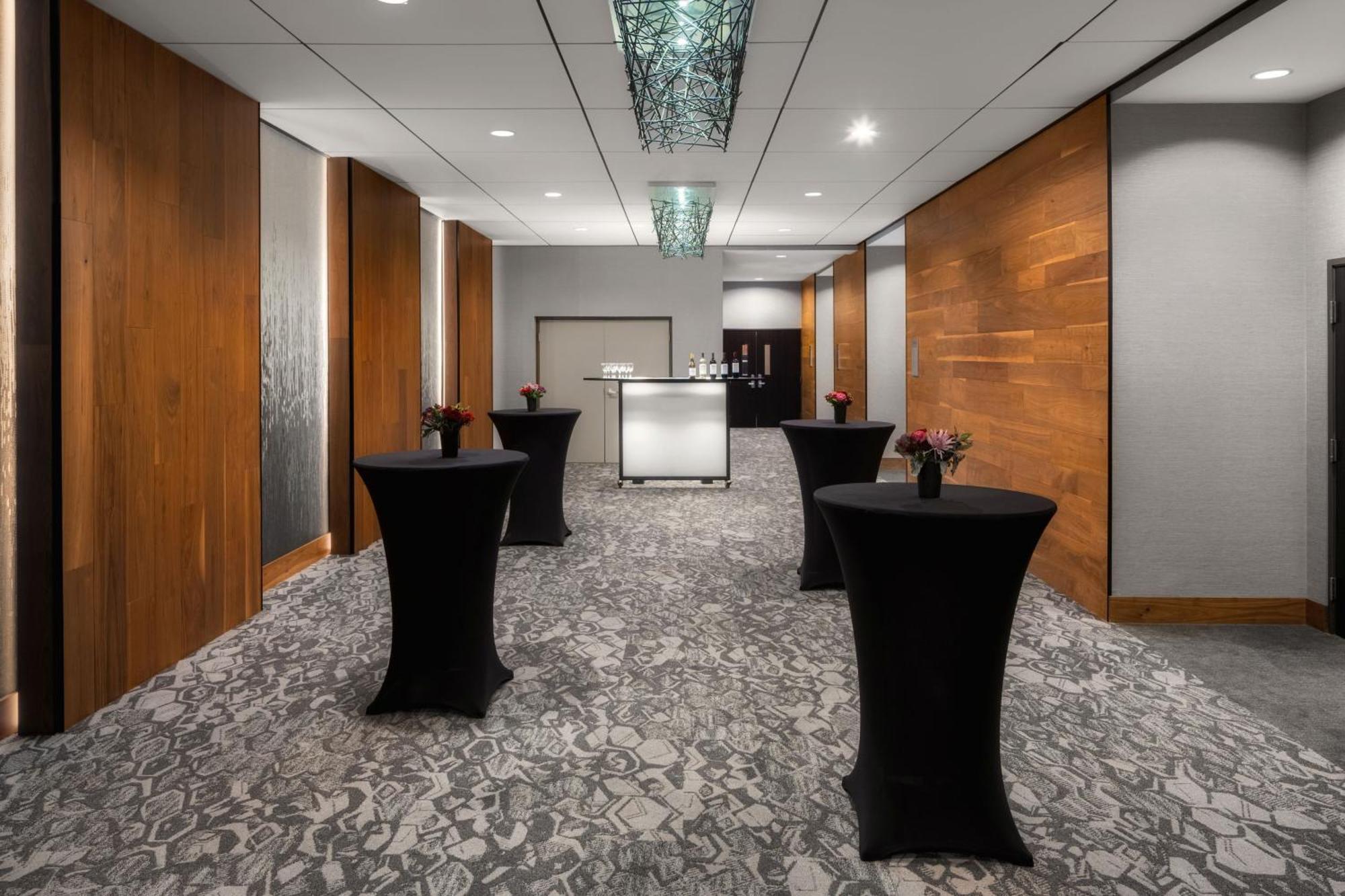 Courtyard By Marriott Seattle Bellevue/downtown Hotel 3*