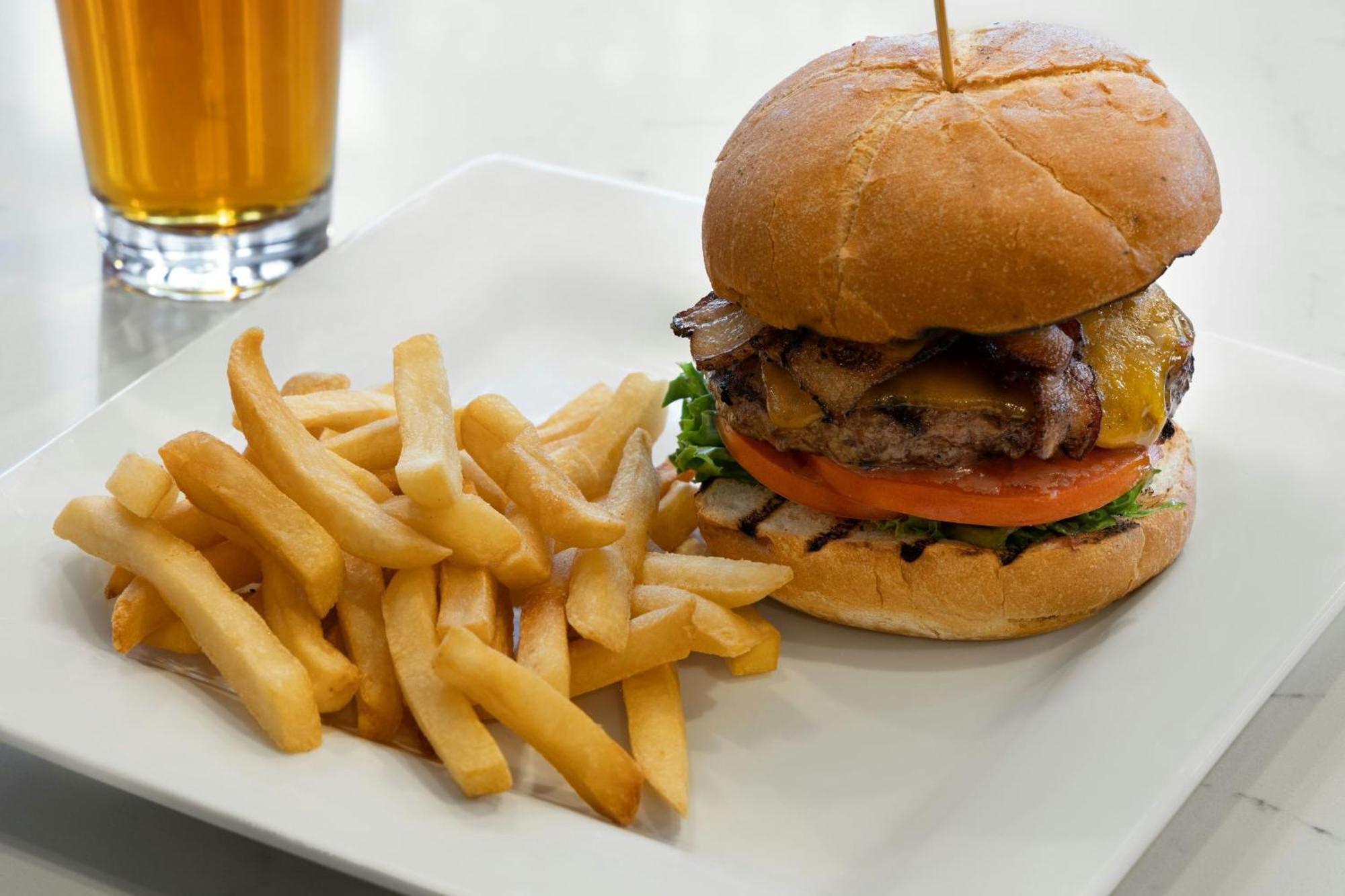 Courtyard By Marriott Seattle Bellevue/downtown Hotel 3*